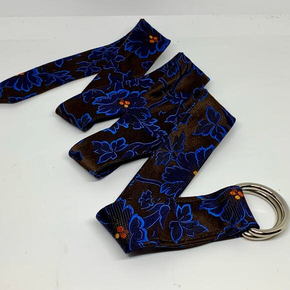 ⭐️SALE 3/$20⭐️J. Crew Floral Silk Belt Size S/M - Picture 2 of 3